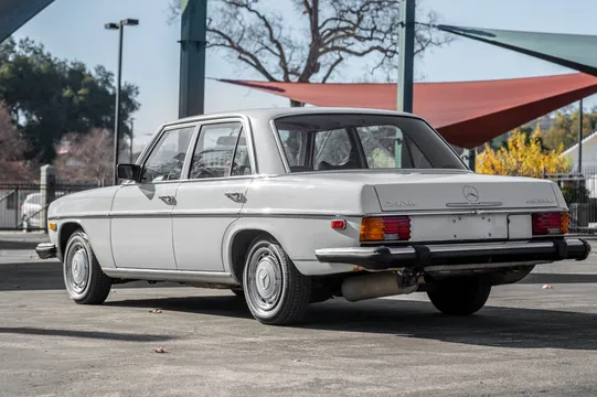1974 Mercedes-Benz W114 & W115 - Image 4 of 31