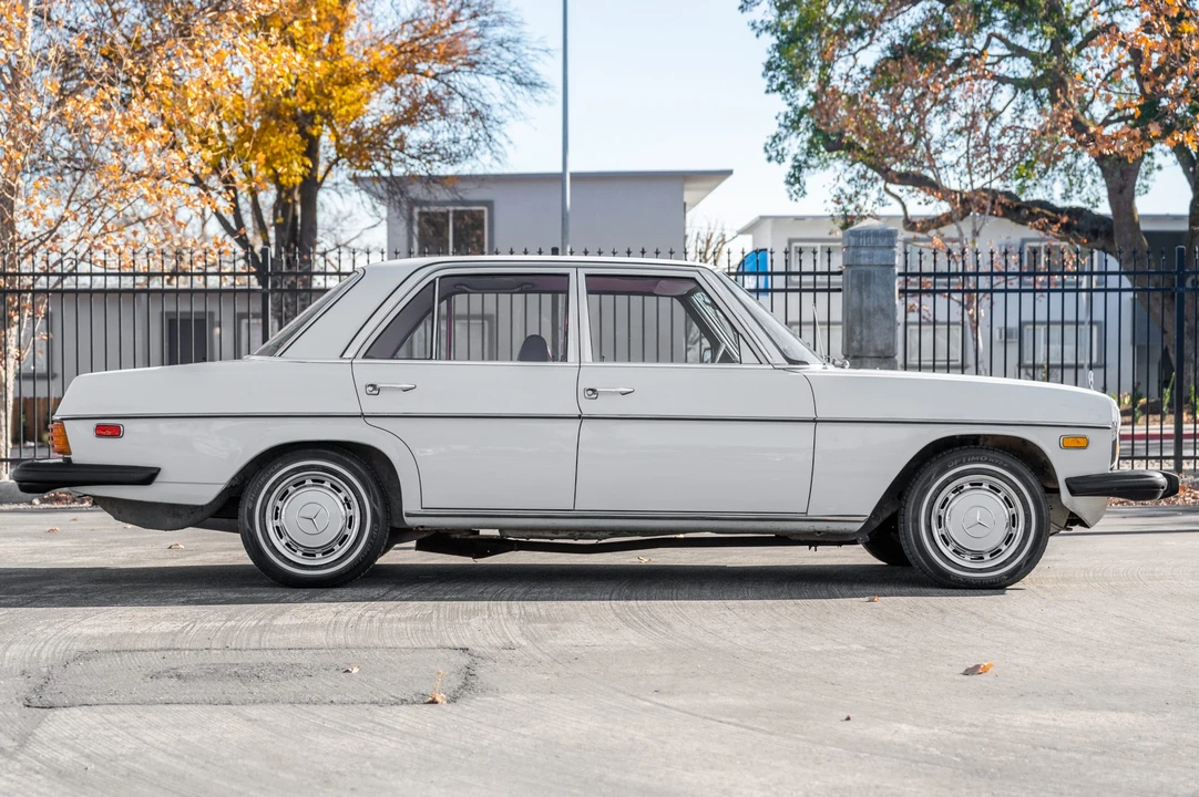 1974 Mercedes-Benz W114 & W115 - Image 7 of 31