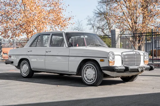 1974 Mercedes-Benz 240D 4-Speed