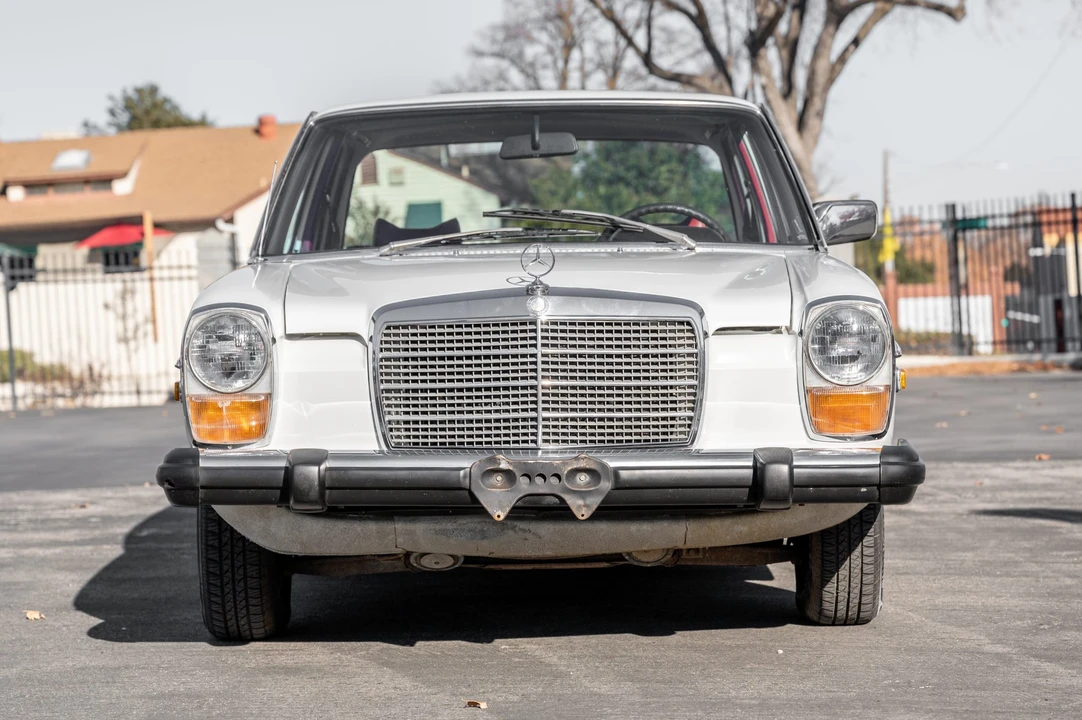 1974 Mercedes-Benz W114 & W115 - Image 8 of 31