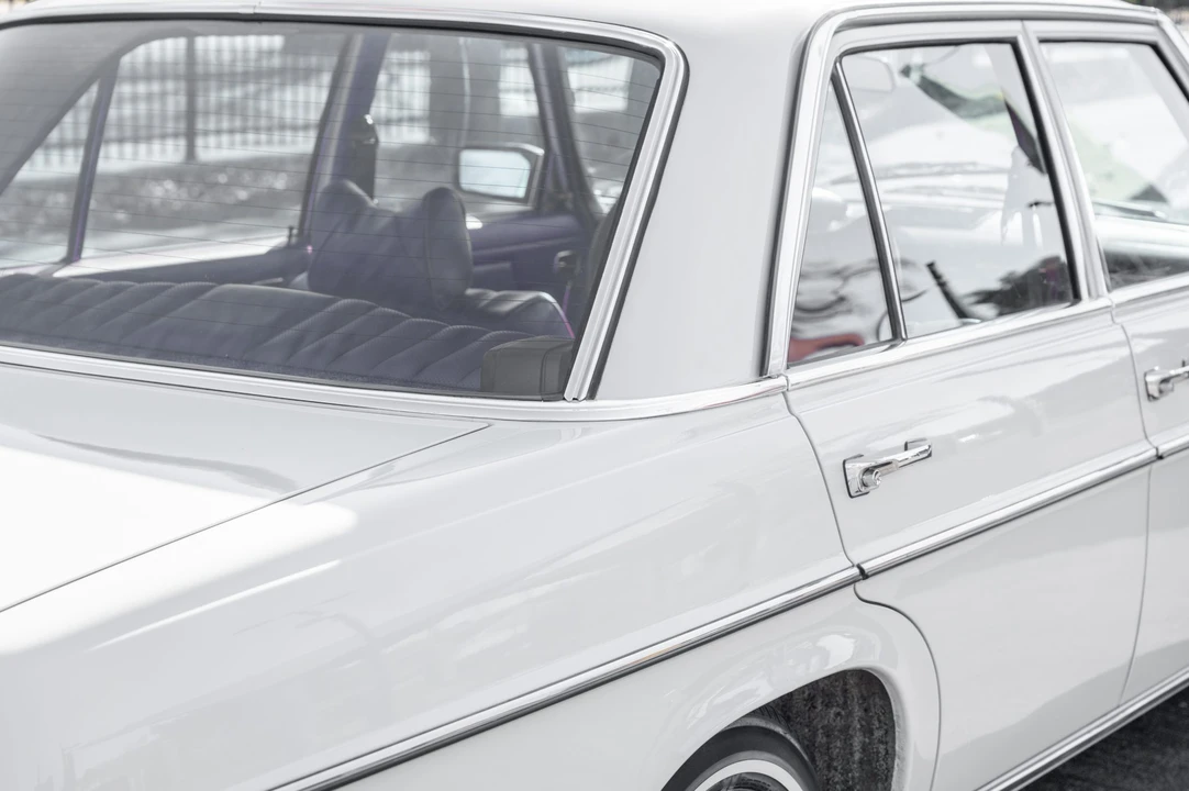 1974 Mercedes-Benz W114 & W115 - Image 21 of 31
