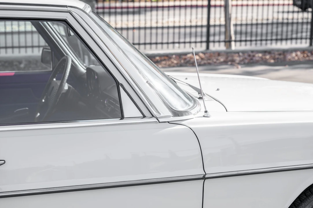 1974 Mercedes-Benz W114 & W115 - Image 26 of 31