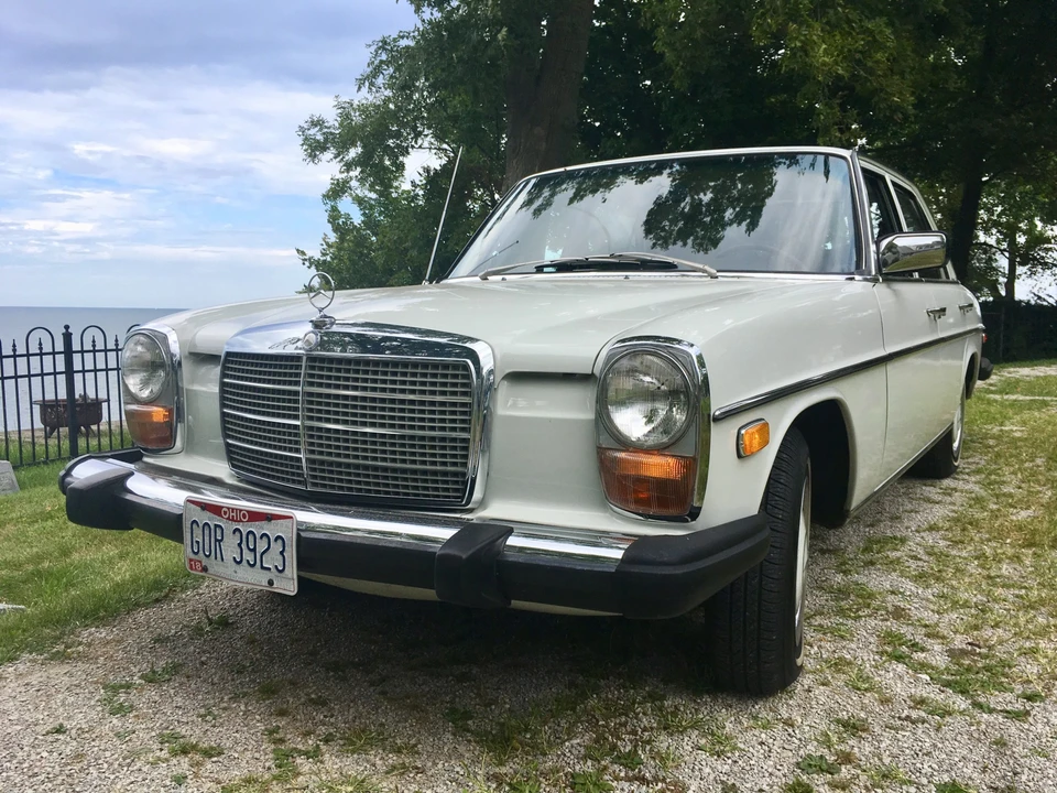 1974 Mercedes-Benz W114 & W115 - Image 10 of 31