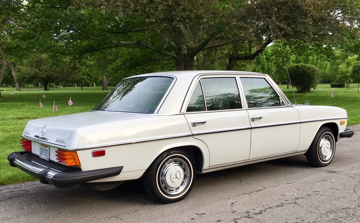 1974 Mercedes-Benz W114 & W115 - Image 3 of 31