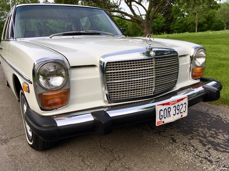 1974 Mercedes-Benz W114 & W115 - Image 12 of 31