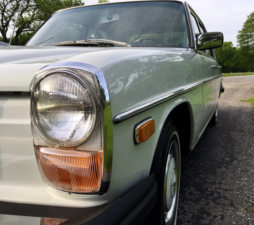 1974 Mercedes-Benz W114 & W115 - Image 14 of 31
