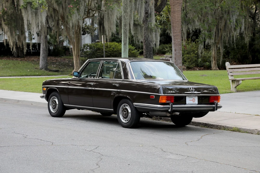 1974 Mercedes-Benz W114 & W115 - Image 9 of 31