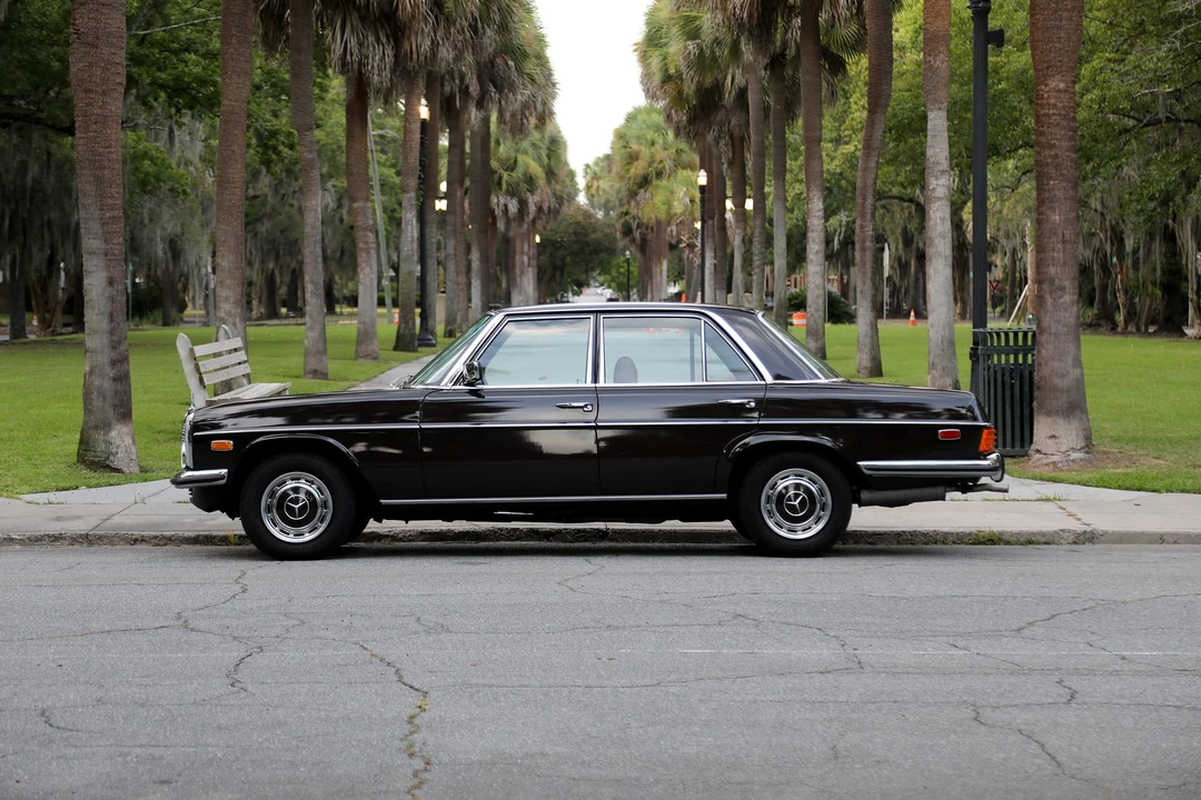 1974 Mercedes-Benz W114 & W115 - Image 10 of 31