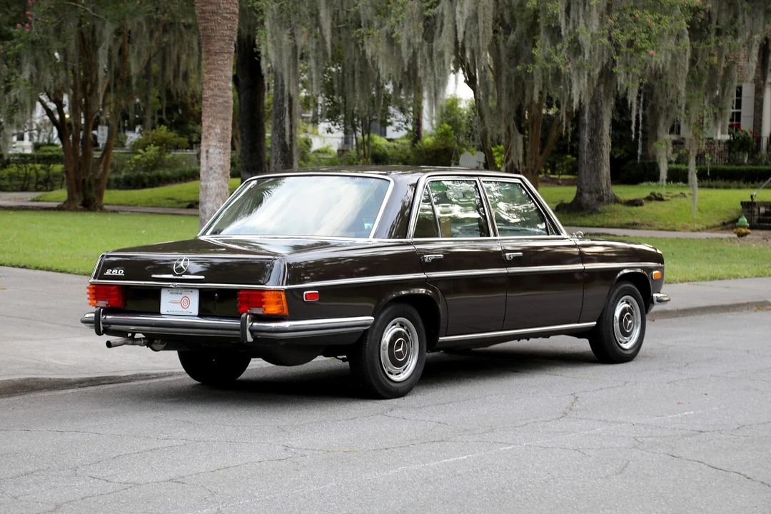 1974 Mercedes-Benz W114 & W115 - Image 7 of 31
