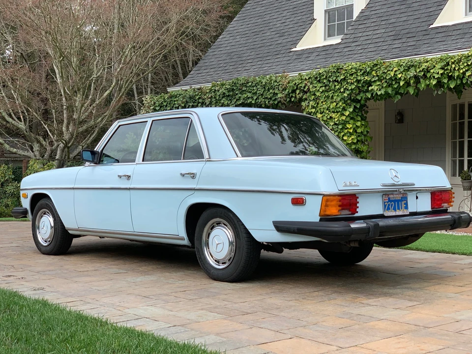 1974 Mercedes-Benz W114 & W115 - Image 9 of 31