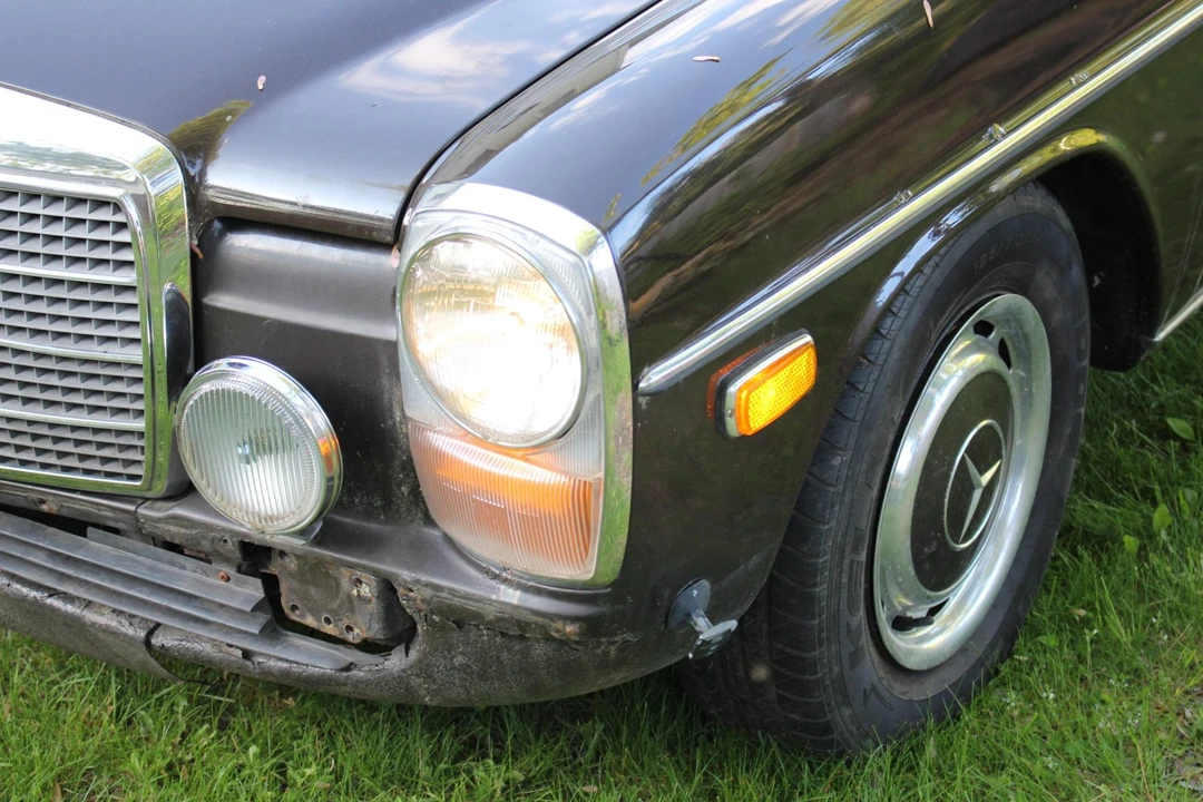 1974 Mercedes-Benz W114 & W115 - Image 14 of 31