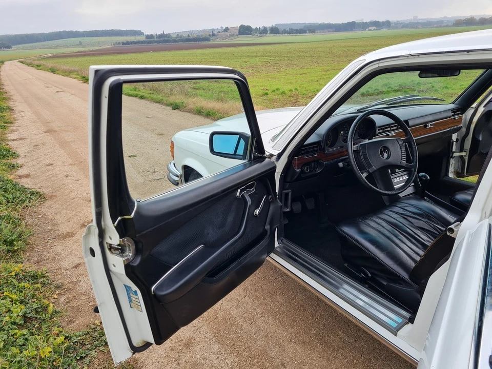 1974 Mercedes-Benz W116 S-Class - Image 28 of 30