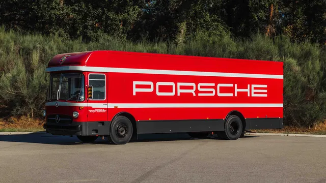 1974 Mercedes-Benz O 317 Porsche Renntransporter Tribute