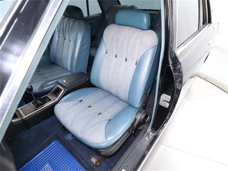 1974 Nissan Cedric 3rd Gen - Image 17 of 31