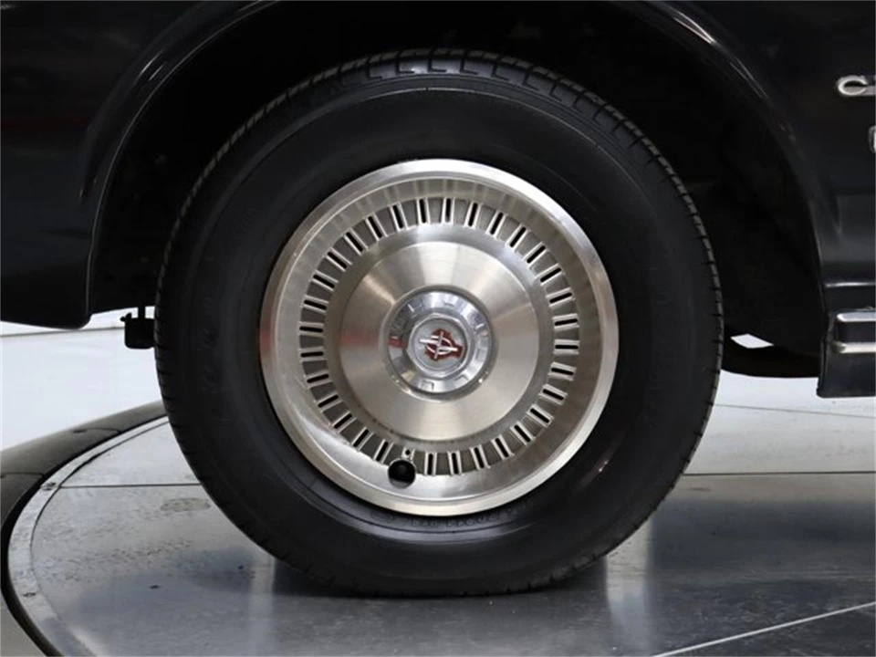 1974 Nissan Cedric 3rd Gen - Image 28 of 31
