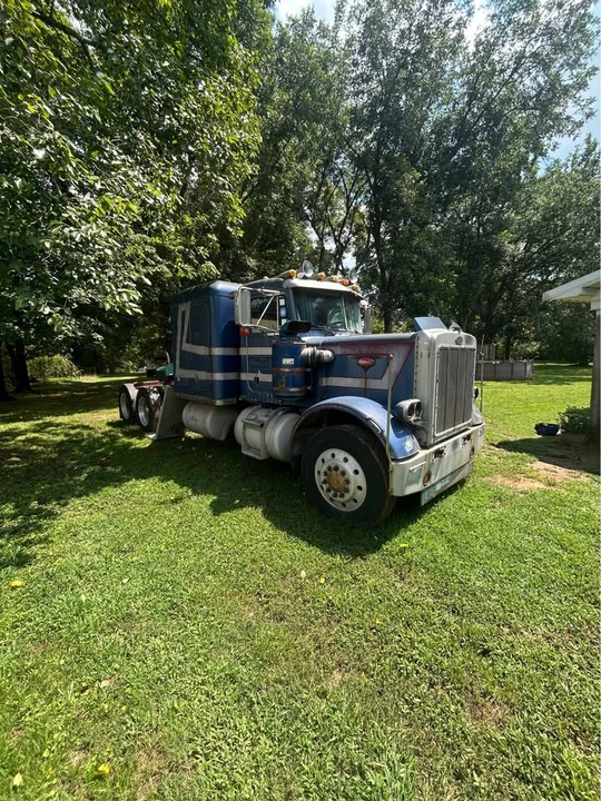 1974 Peterbilt - Image 2 of 7