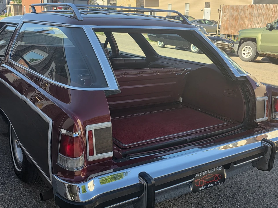 1974 Pontiac Safari - Image 17 of 31
