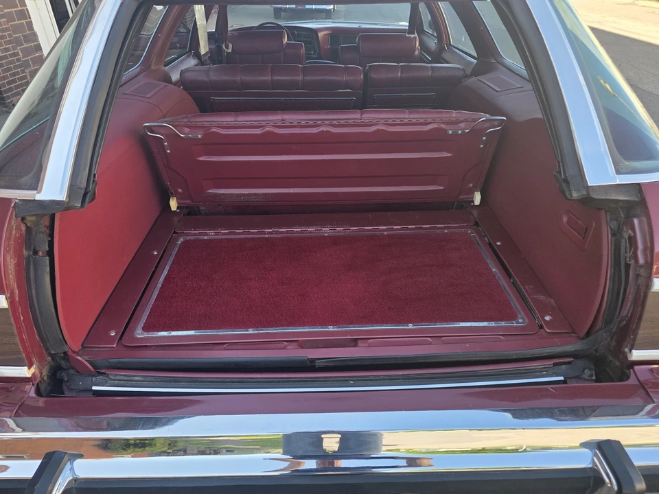 1974 Pontiac Safari - Image 21 of 31