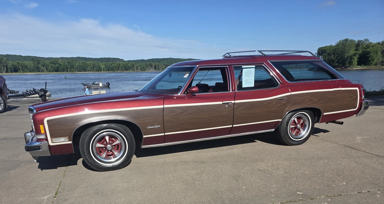 1974 Pontiac Safari - Image 2 of 31