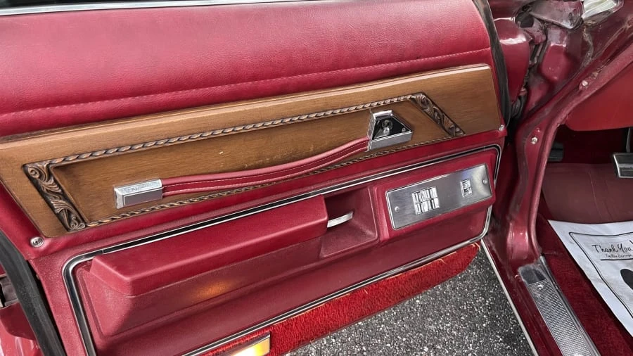 1974 Pontiac Grand Ville - Image 16 of 23