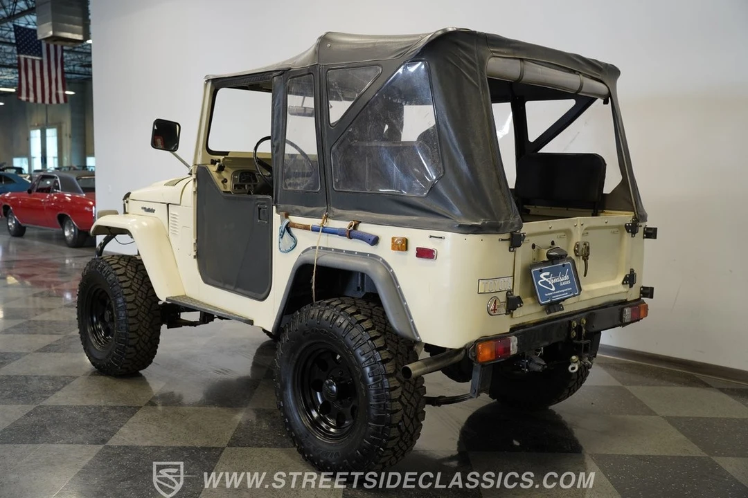 1974 Toyota J40 Land Cruiser - Image 10 of 31