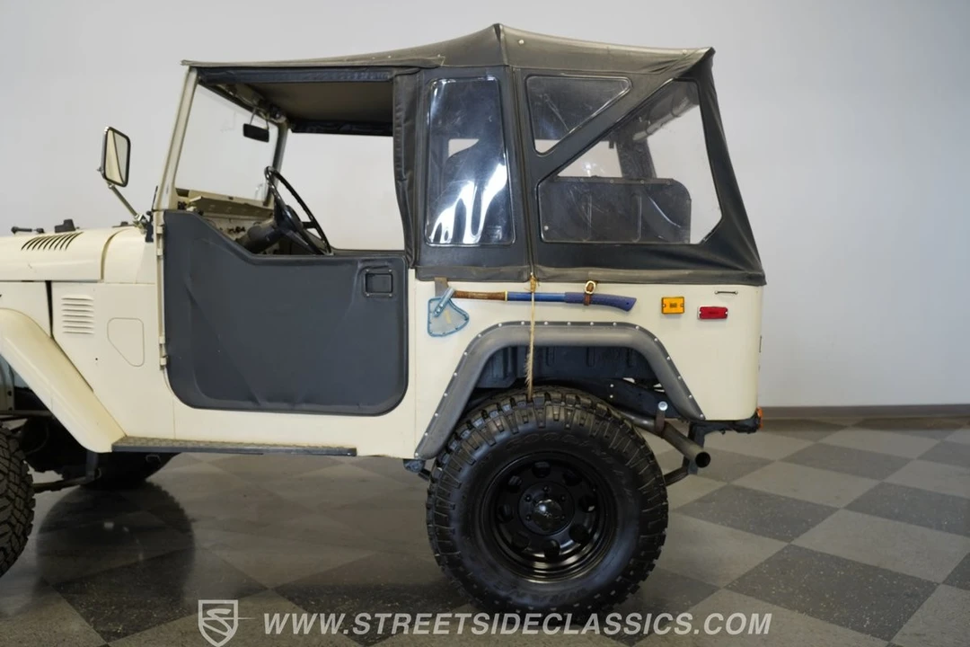 1974 Toyota J40 Land Cruiser - Image 25 of 31