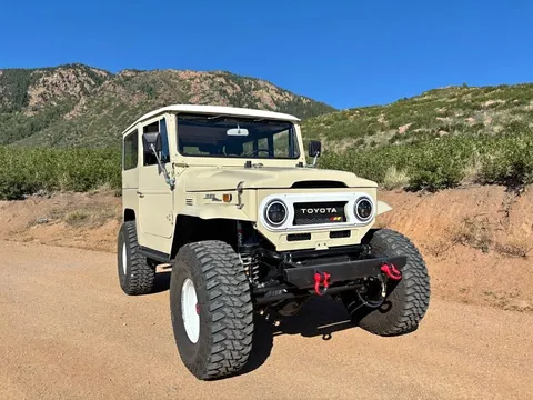 1974 Toyota FJ40 Land Cruiser