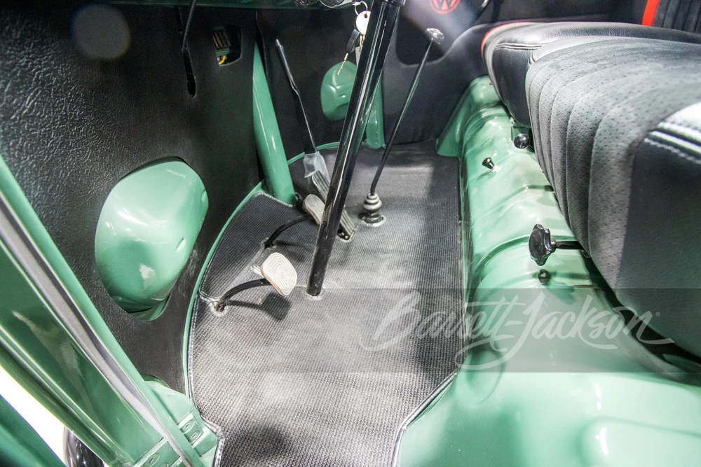 1974 Volkswagen Split-Window Bus - Image 29 of 31