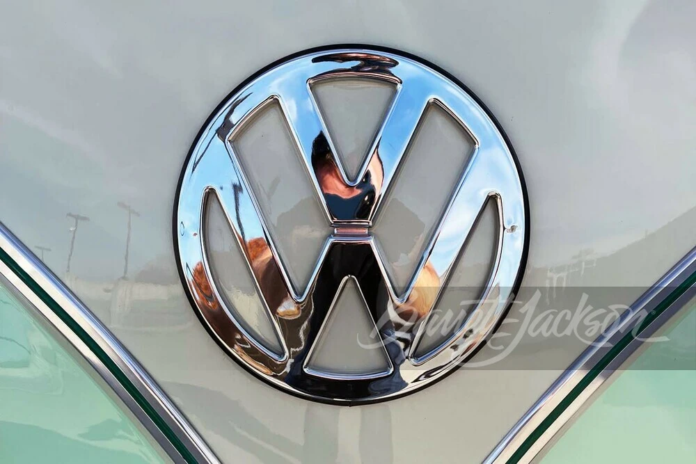 1974 Volkswagen Split-Window Bus - Image 9 of 31