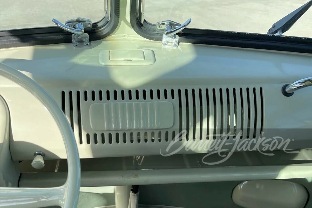 1974 Volkswagen Split-Window Bus - Image 27 of 31