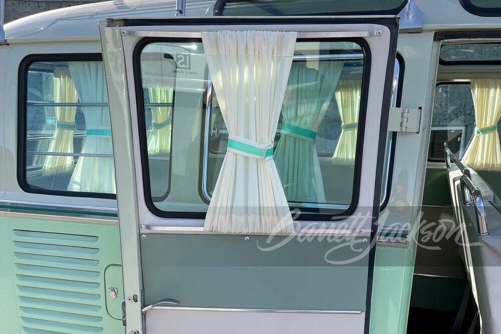 1974 Volkswagen Split-Window Bus - Image 29 of 31