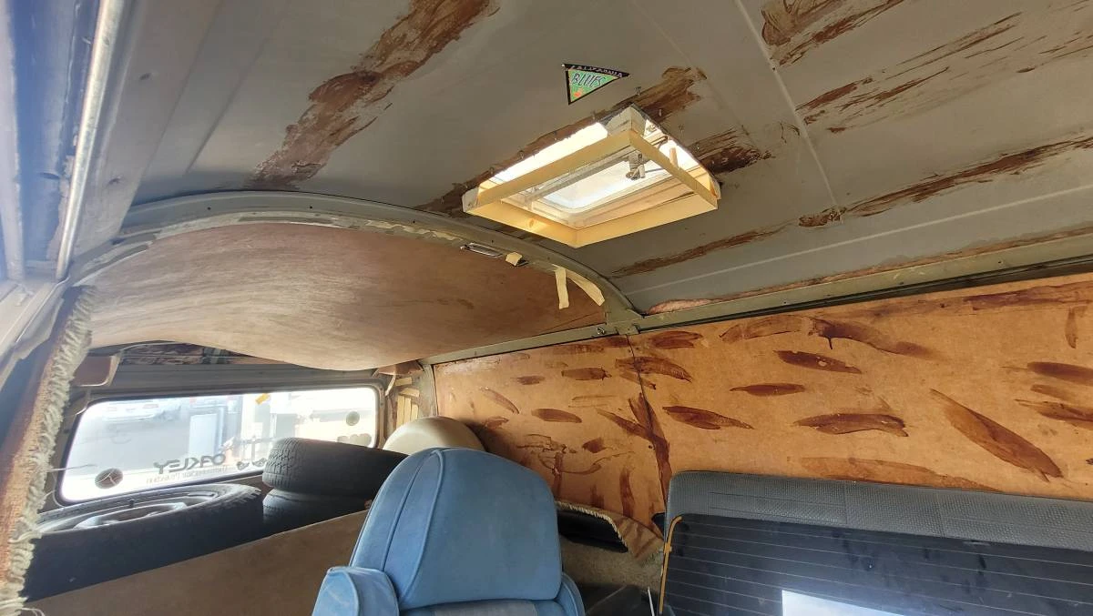 1974 Volkswagen Bay-Window Bus - Image 20 of 24