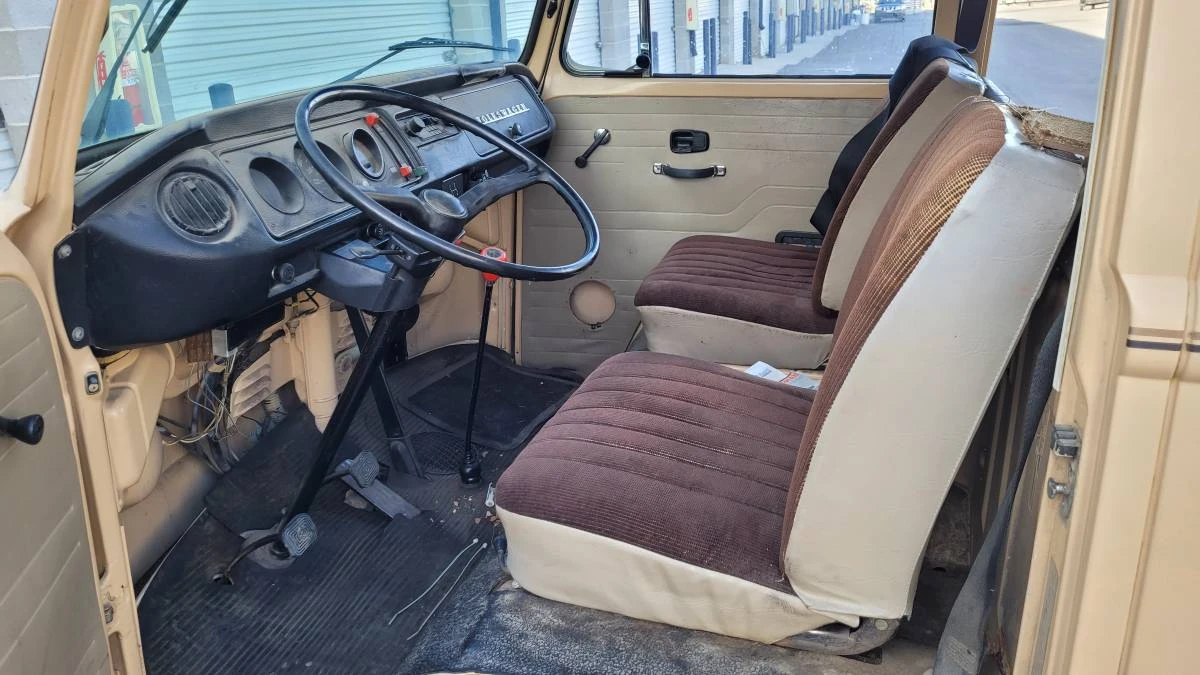 1974 Volkswagen Bay-Window Bus - Image 11 of 24