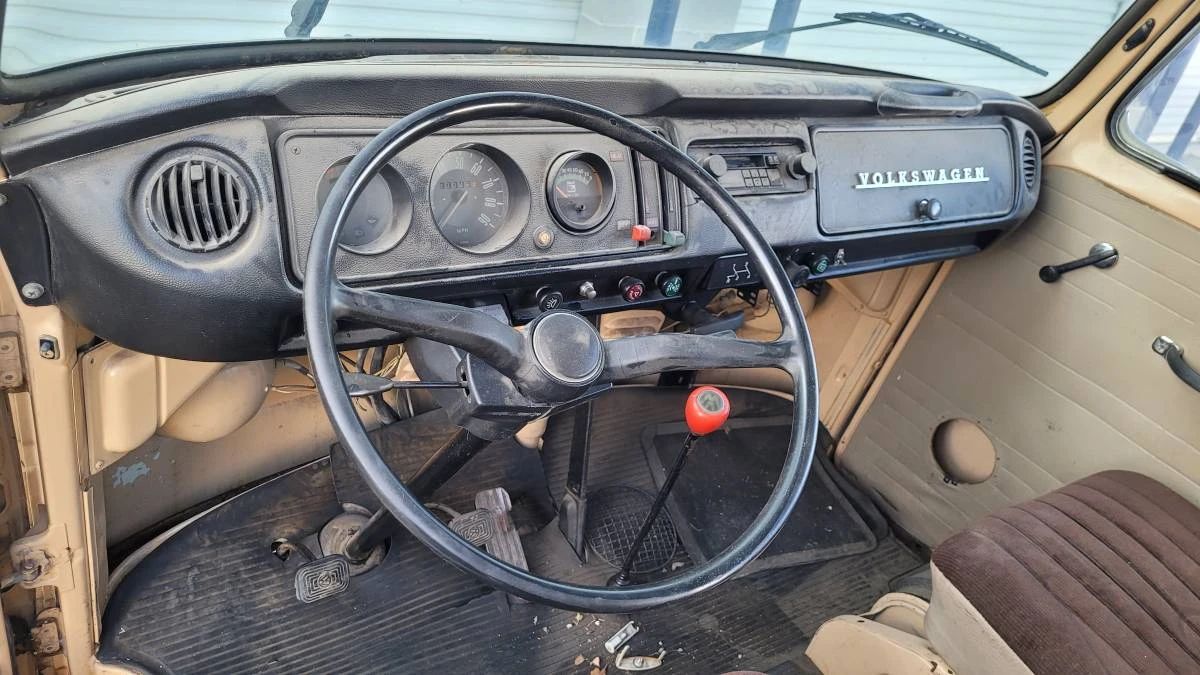 1974 Volkswagen Bay-Window Bus - Image 9 of 24