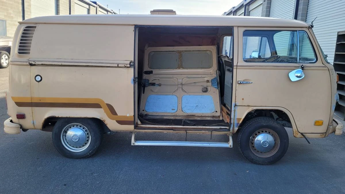 1974 Volkswagen Bay-Window Bus - Image 13 of 24