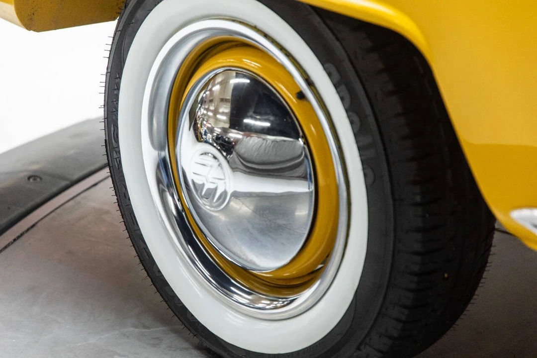 1974 Volkswagen Split-Window Bus - Image 28 of 31