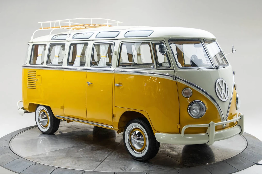 1974 Volkswagen Split-Window Bus - Image 2 of 31