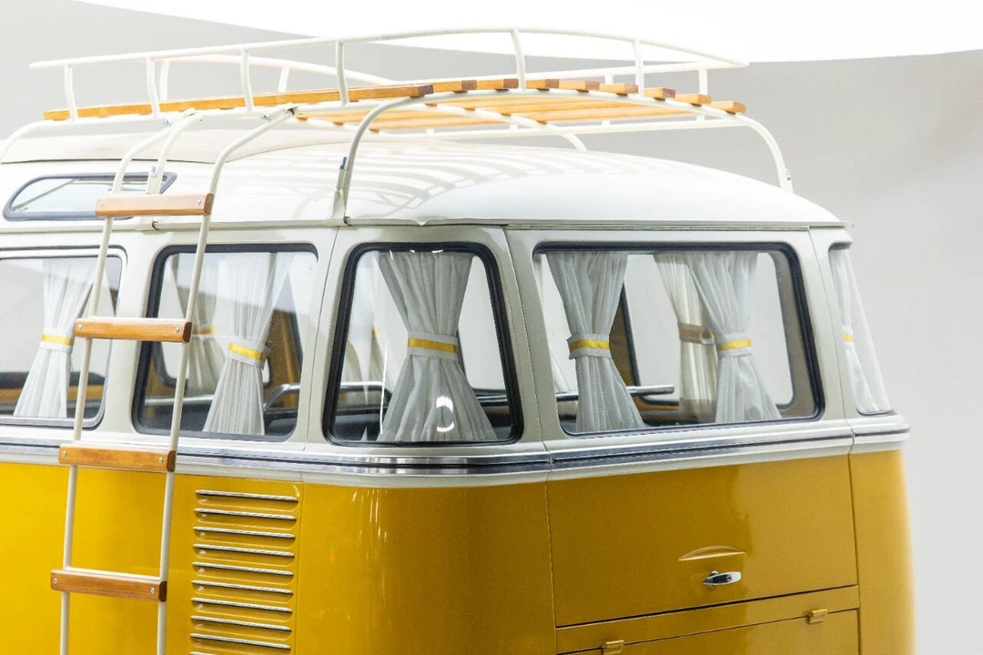 1974 Volkswagen Split-Window Bus - Image 25 of 31