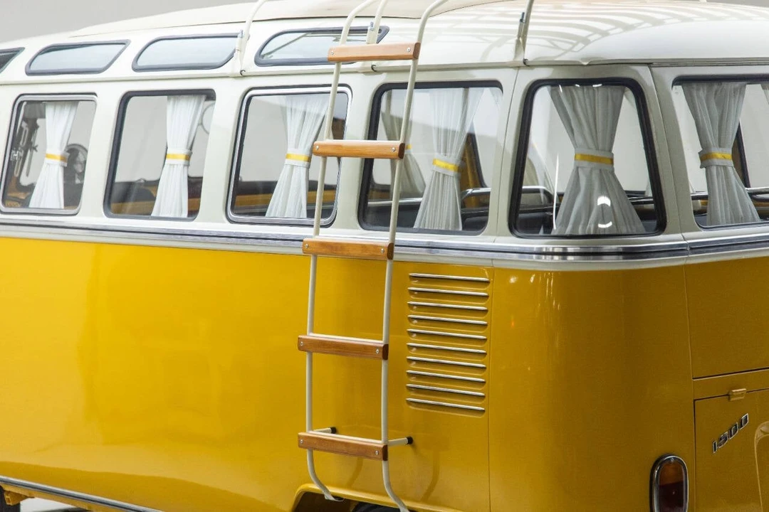 1974 Volkswagen Split-Window Bus - Image 27 of 31