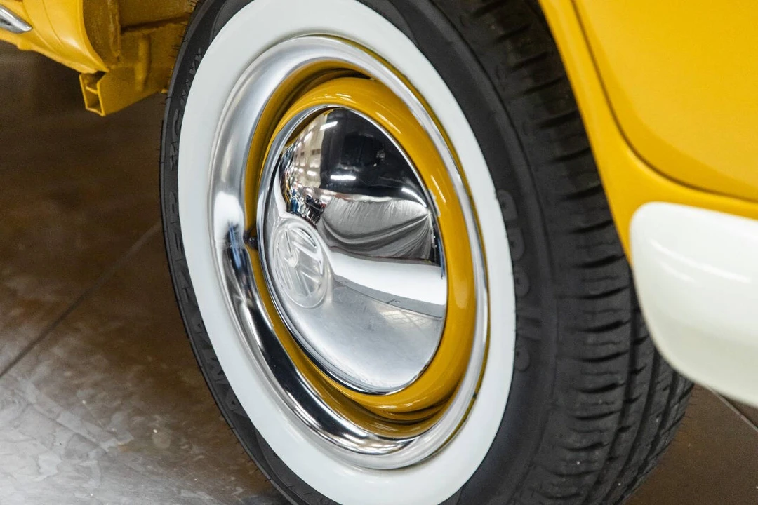 1974 Volkswagen Split-Window Bus - Image 30 of 31