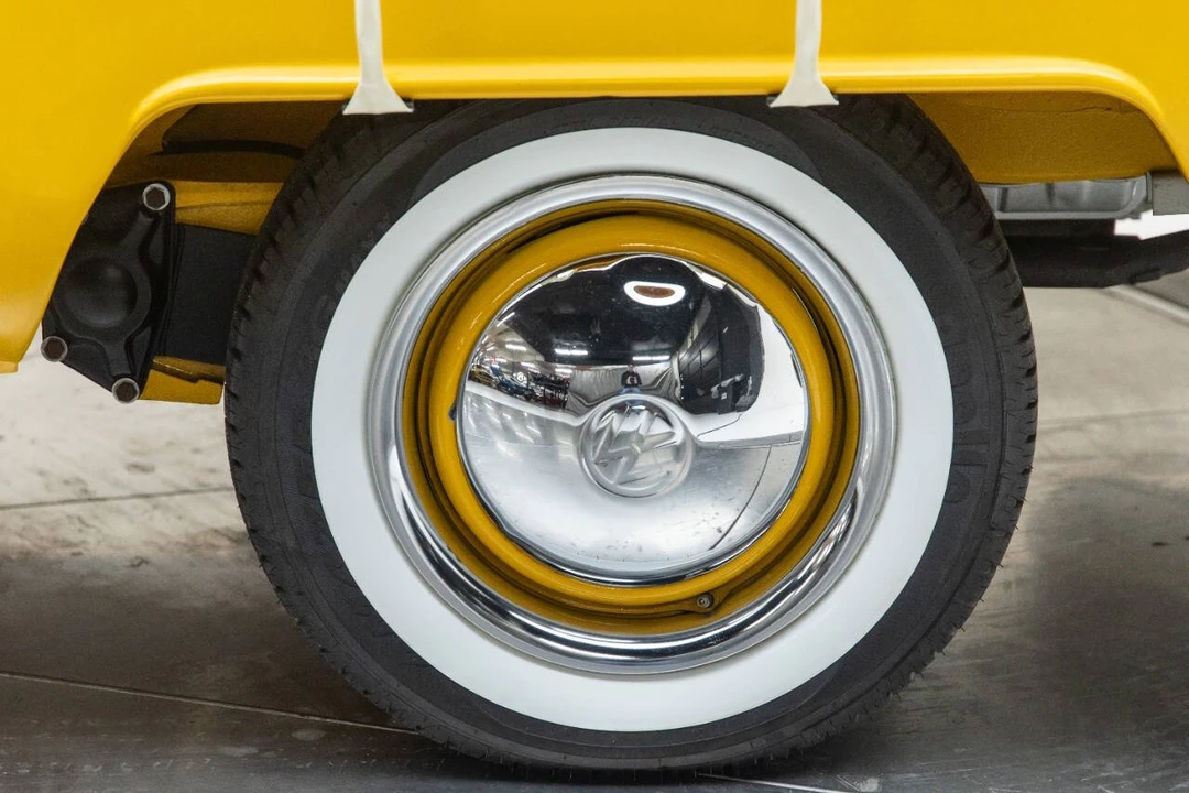 1974 Volkswagen Split-Window Bus - Image 13 of 31