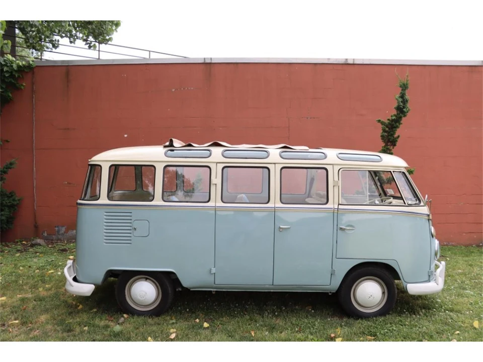 1974 Volkswagen Bay-Window Bus - Image 3 of 10