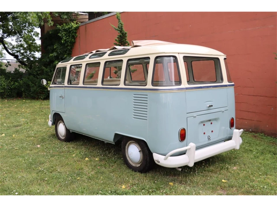 1974 Volkswagen Bay-Window Bus - Image 6 of 10