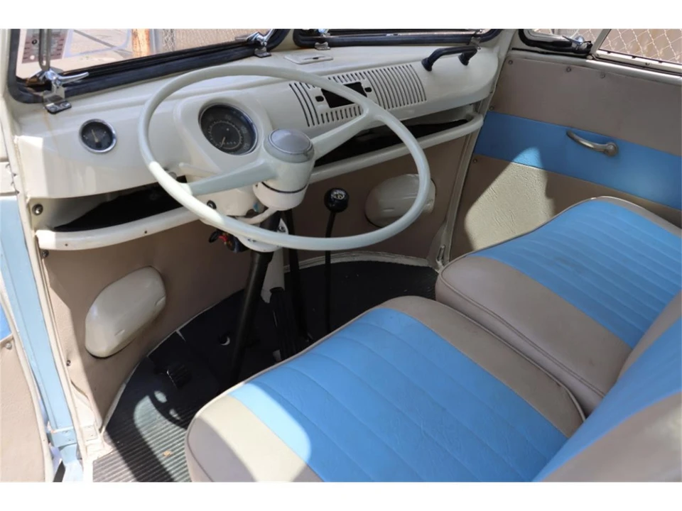 1974 Volkswagen Bay-Window Bus - Image 7 of 10