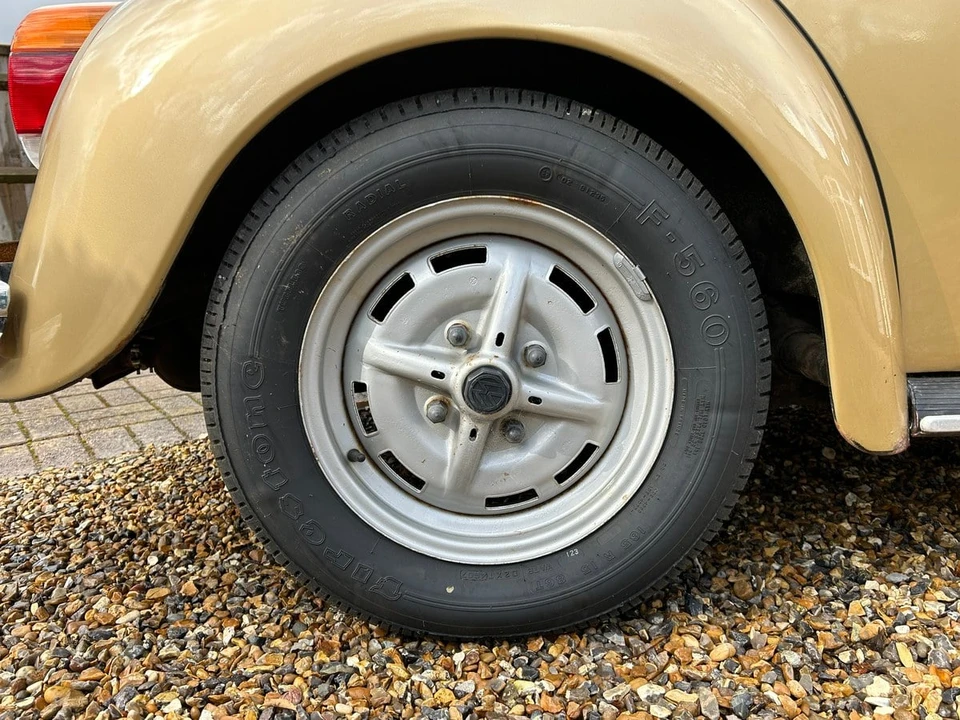 1974 Volkswagen Super Beetle - Image 18 of 30