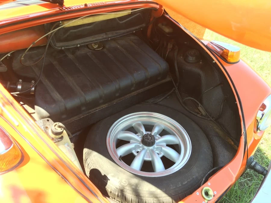 1974 Volkswagen Super Beetle - Image 6 of 12