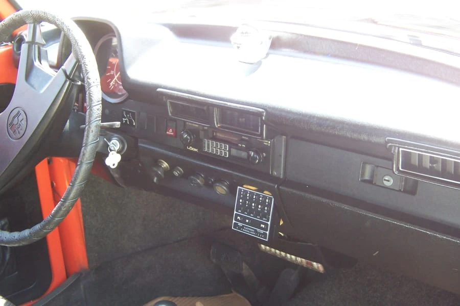 1974 Volkswagen Super Beetle - Image 4 of 8