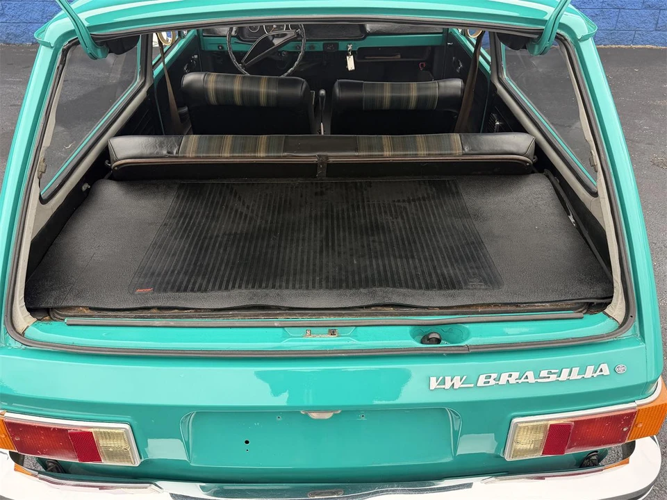 1974 Volkswagen Bay-Window Bus - Image 11 of 26