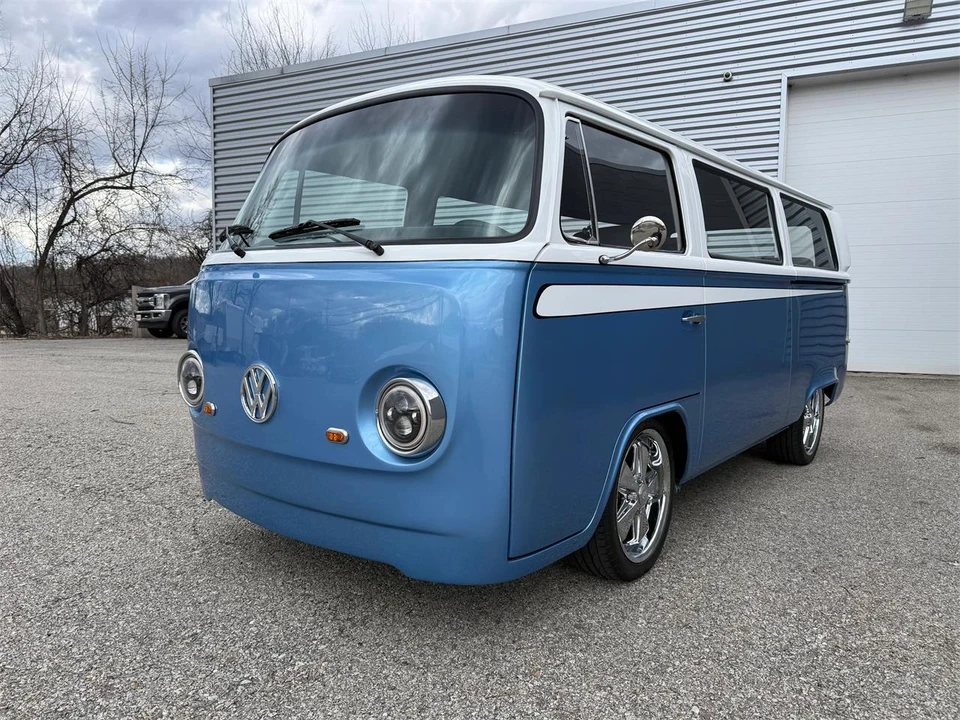 1974 Volkswagen Bay-Window Bus - Image 7 of 31