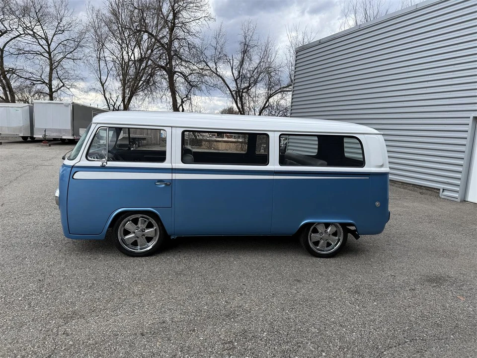 1974 Volkswagen Bay-Window Bus - Image 10 of 31